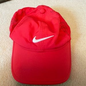 Nike Golf Woman’s pink hat